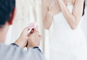 Ar moterys per daug sureikšmina vestuves?