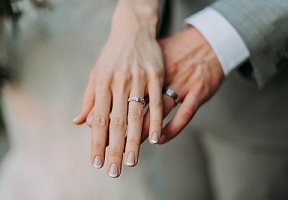 Kaip išsirinkti vestuvinius žiedus?
